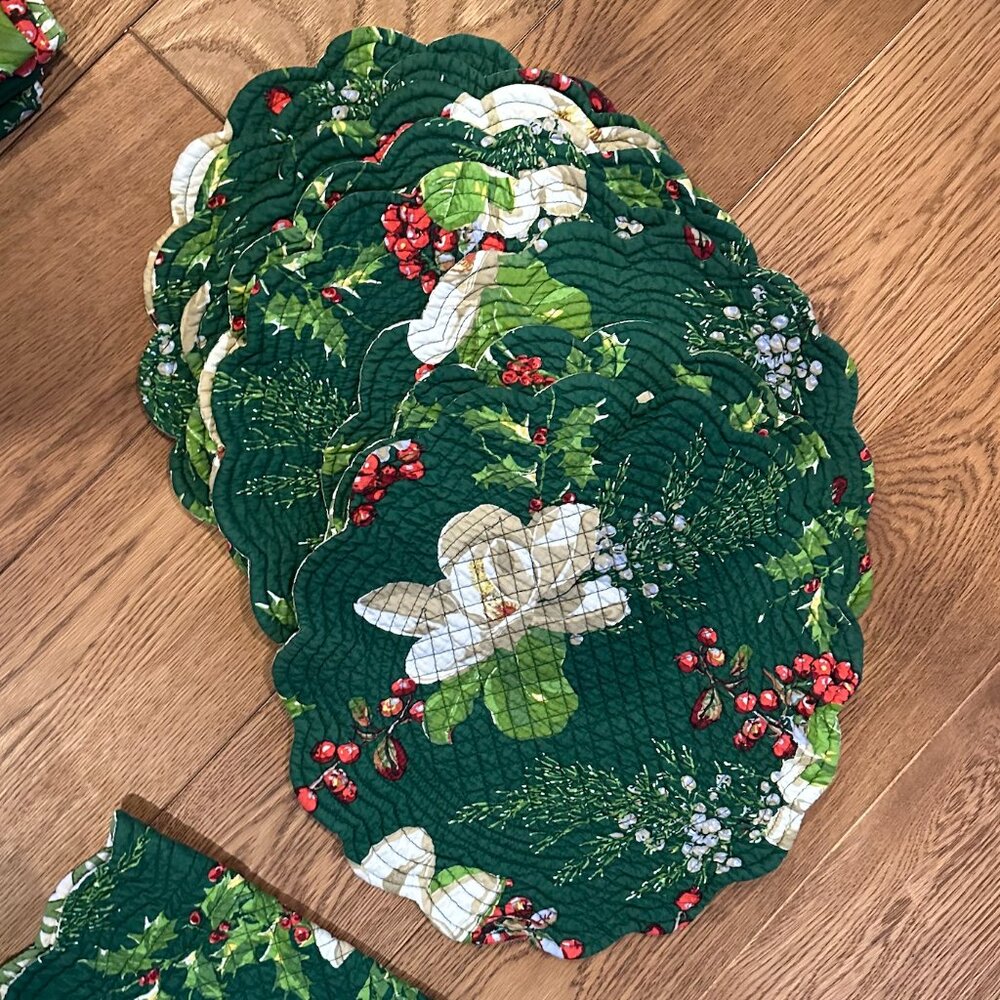 C & F Enterprises, 8 cloth placemats, reversible, Holiday